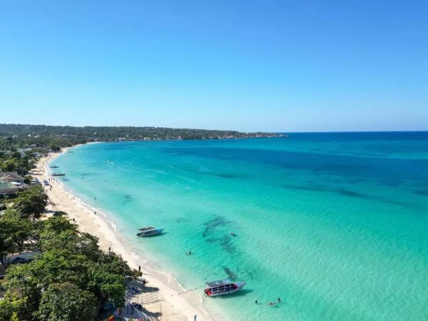 VERACLUB NEGRIL
