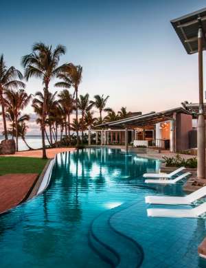PARADIS BEACHCOMBER GOLF RESORT & SPA