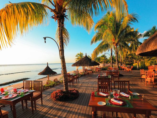 PARADIS BEACHCOMBER GOLF RESORT & SPA