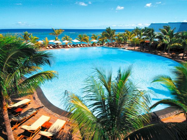 PARADIS BEACHCOMBER GOLF RESORT & SPA